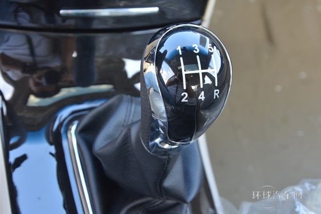 2013款 1.5L 手動尊貴型