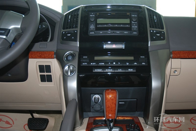 2012款 4.6L 自動(dòng)VX