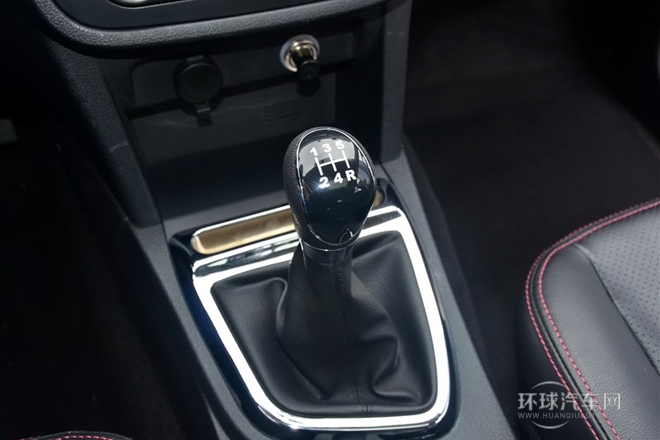 2014款 1.5L 手動(dòng)尊貴型