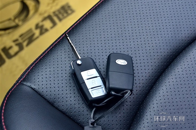 2014款 1.5L 手動尊貴型