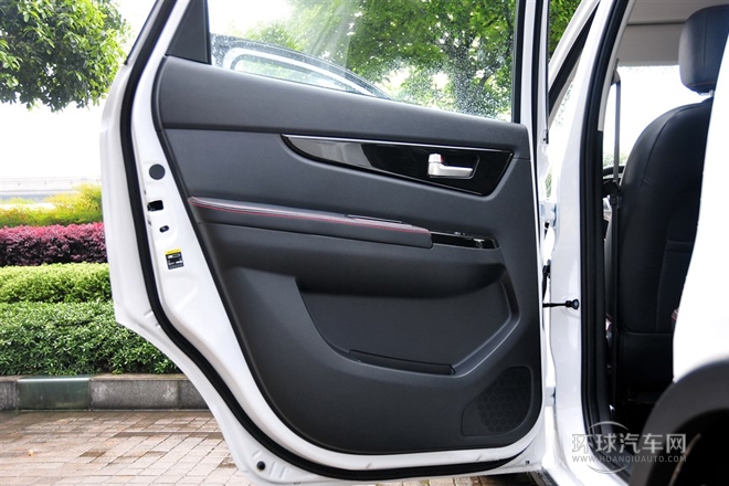 2014款 1.8L 尊貴型