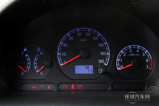 2012款 改款 1.0L 手動P-TEC標準型