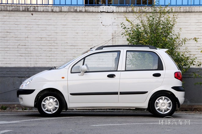 2012款 改款 1.0L 手動P-TEC標準型