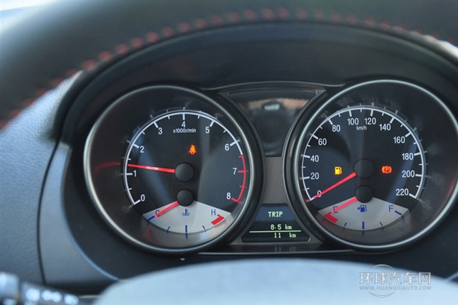 2014款 1.8L 手動(dòng)進(jìn)取型