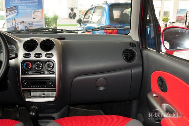 2012款 改款 1.0L 手動(dòng)P-TEC時(shí)尚型