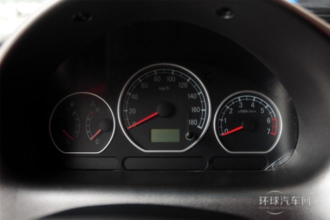 2012款 改款 1.0L 手動(dòng)P-TEC時(shí)尚型