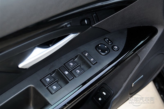 2013款 1.8T 政務版