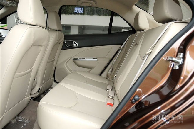 2013款1.5L手動   進取型