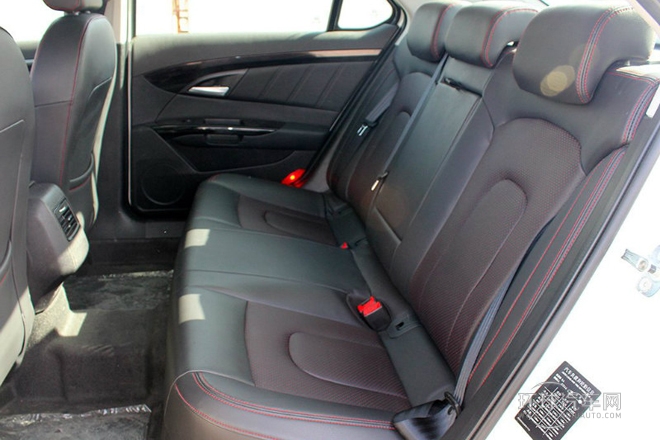 2013款 2.0T 時尚版