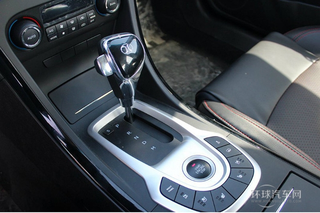 2013款 2.0T 時尚版