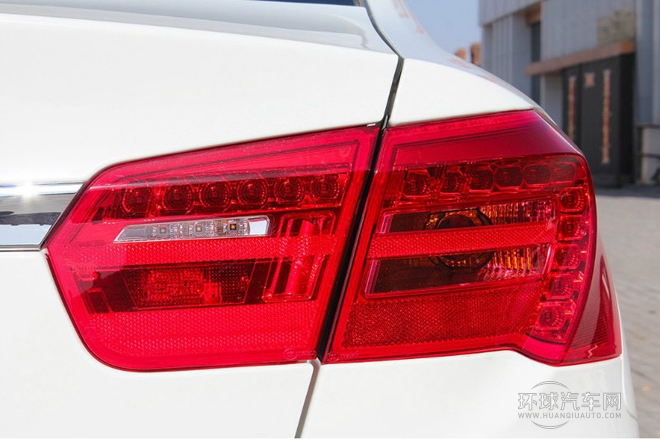 2013款 2.0T 時(shí)尚版