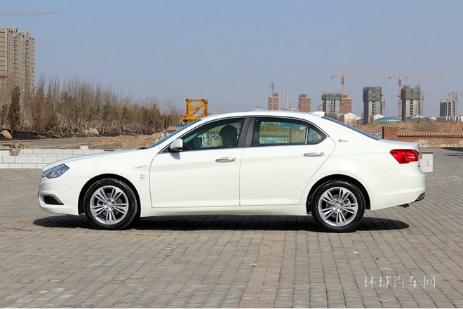 2013款 2.0T 時尚版