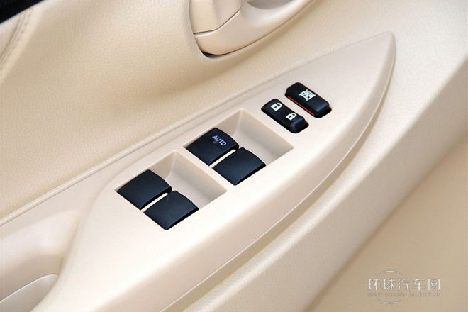 2014款 1.3L 自動型尚版