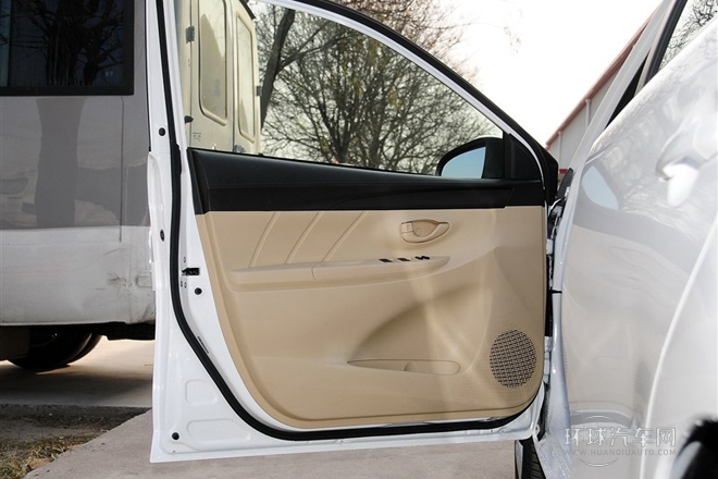 2014款 1.3L 自動(dòng)型尚版