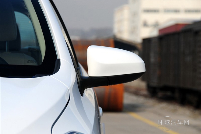 2014款 1.3L 自動(dòng)型尚版