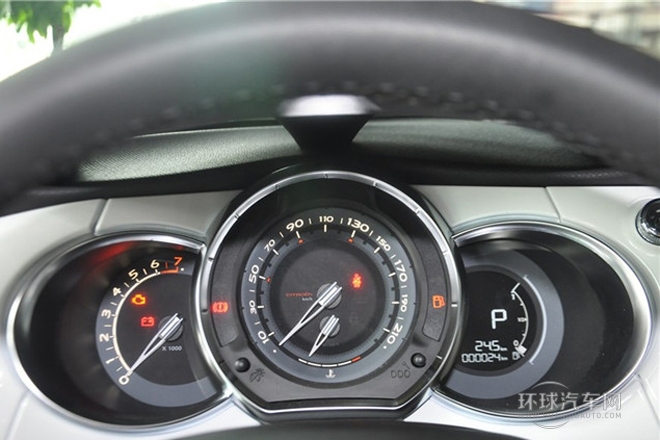 2013款 1.6L 風尚敞篷版