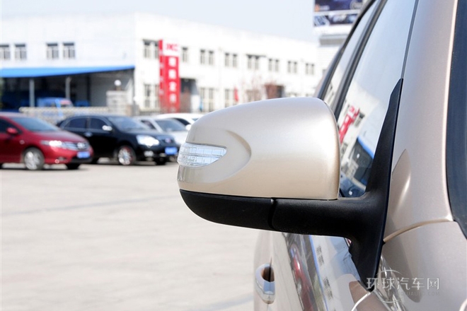 2014款 2.4L 自動(dòng)尊貴型 國(guó)V