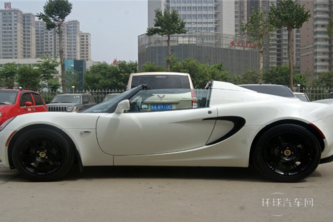 2011款 1.8L R標準版