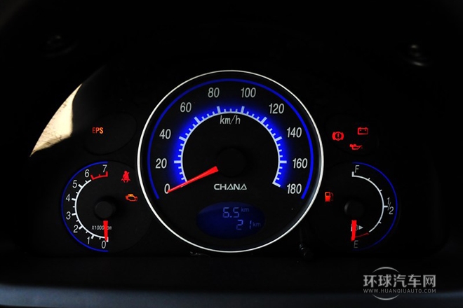 2012款 1.0L 手動(dòng)導(dǎo)航版