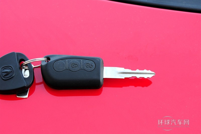 2012款 1.0L 手動時尚版 國V