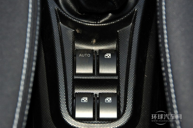 2012款 1.0L 手動時尚版 國V