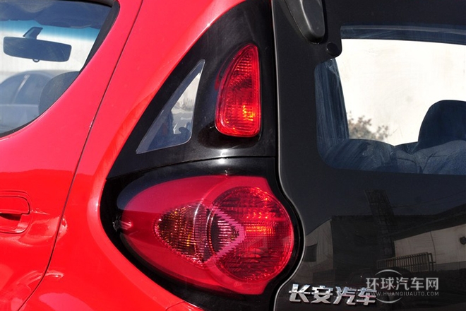 2012款 1.0L 手動時尚版 國V