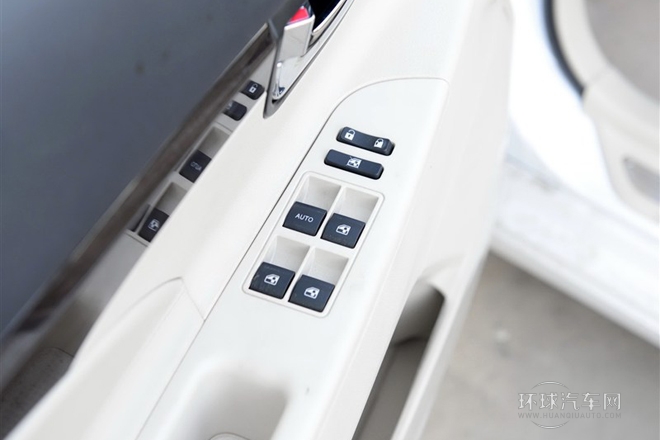 2013款 1.8T 自動精英型 國IV