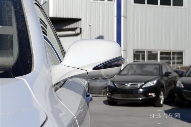 2013款 1.8T 自動精英型 國IV