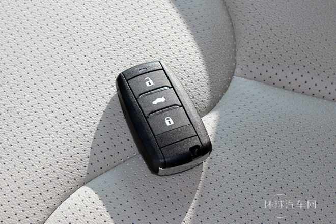 2013款 1.8T 自動(dòng)尊崇型