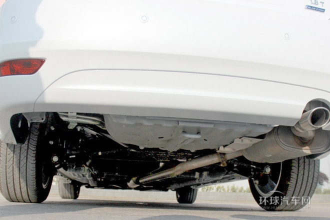 2013款 1.8T 自動尊崇型