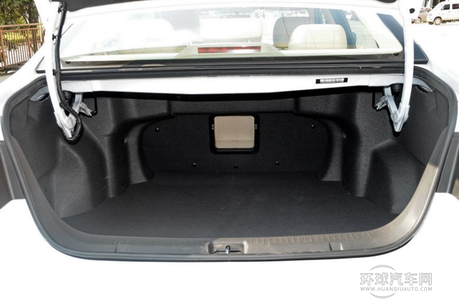 2013款 1.8T 自動(dòng)尊崇型