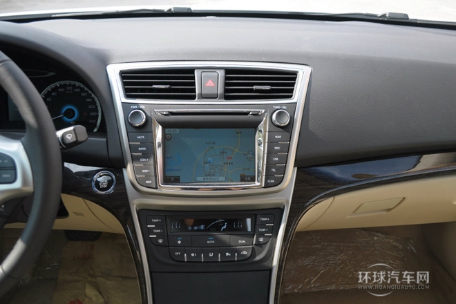 2013款 1.8T 自動(dòng)尊崇型