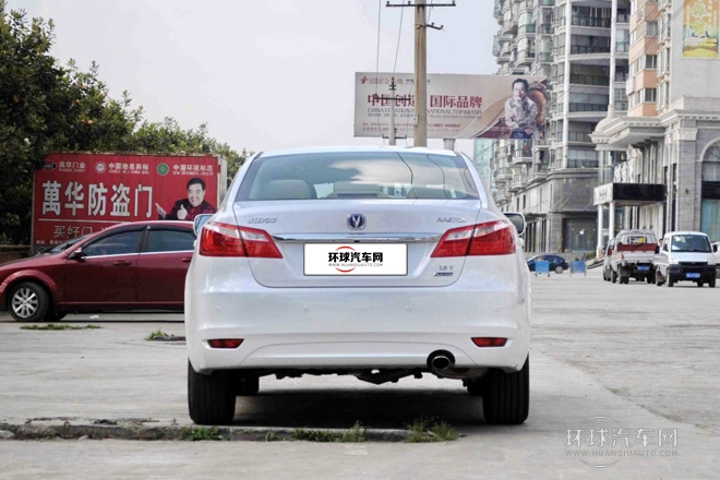 2013款 1.8T 自動尊崇型