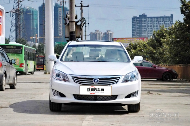 2013款 1.8T 自動尊崇型