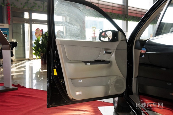 2012款 1.8L 自動(dòng)尊貴型