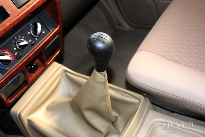 2011款 2.4L汽油兩驅高級型