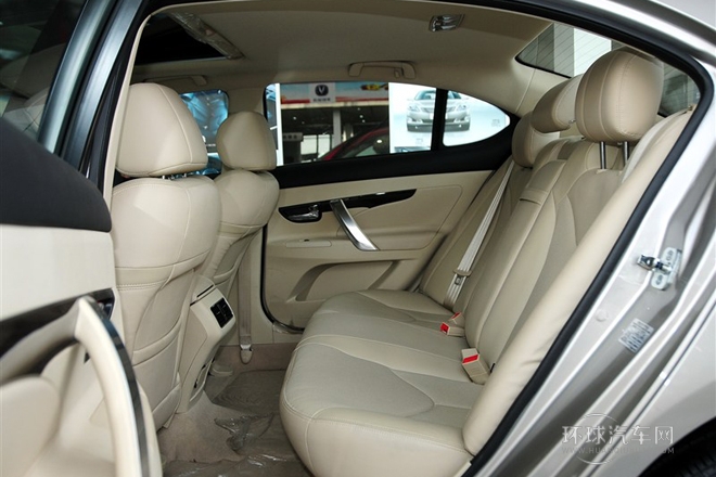 2013款 1.8T 自動尊貴型 國IV