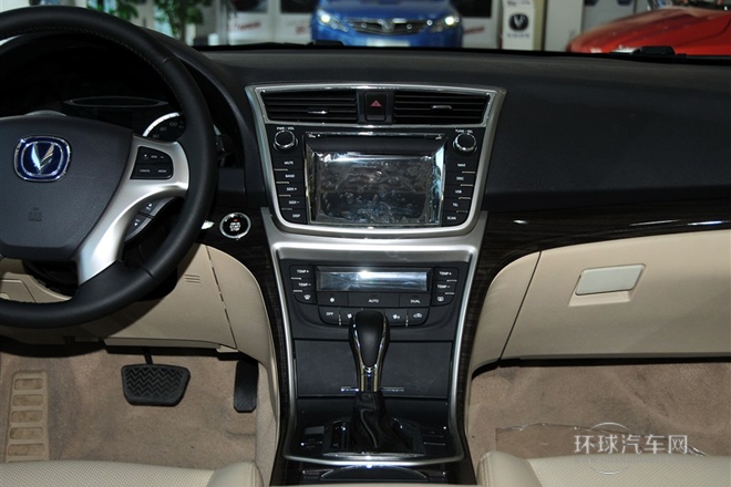 2013款 1.8T 自動(dòng)尊貴型 國(guó)IV