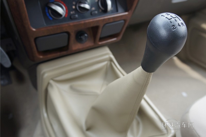 2013款 2.4L兩驅高級型5座ZN6494