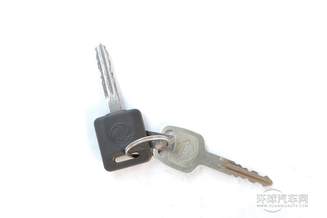 2012款 2.4L兩驅(qū)高級版7座ZN6494