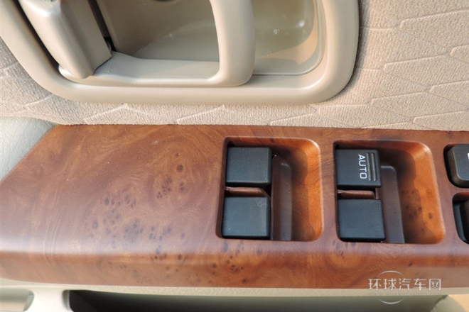 2012款 2.4L四驅(qū)標(biāo)準(zhǔn)版7座ZN6494