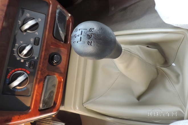 2012款 2.4L四驅(qū)標(biāo)準(zhǔn)版7座ZN6494