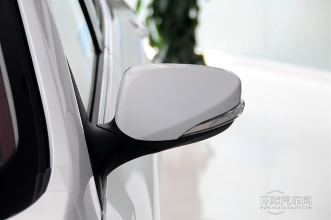 2013款 2.0L 手動舒適型 國V