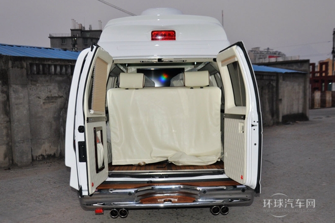 2011款 5.4L 鉑金版