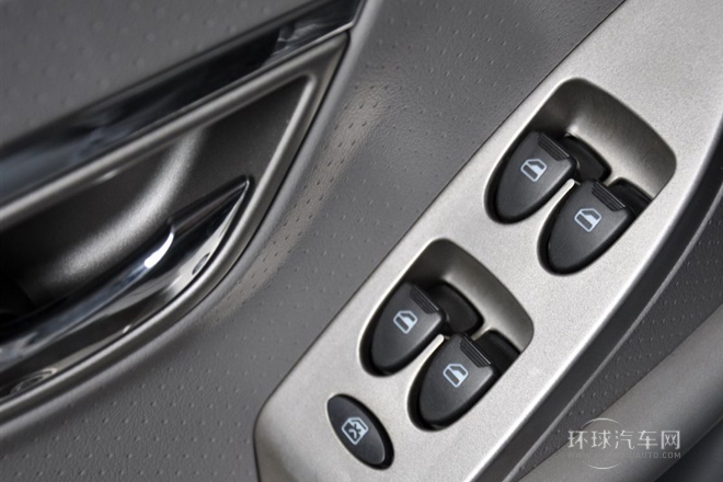 2011款 1.5L 手動尊貴型