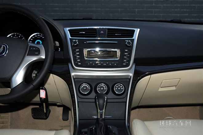 2013款 2.0L 自動(dòng)豪華型 國(guó)V