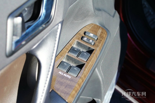 2013款 2.5V 尊銳版