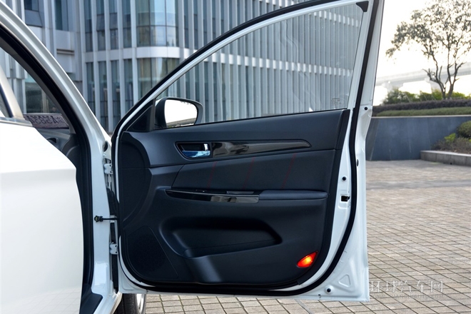 2014款 1.5T 自動運動尊貴型