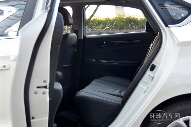 2014款 1.5T 自動(dòng)運(yùn)動(dòng)尊貴型