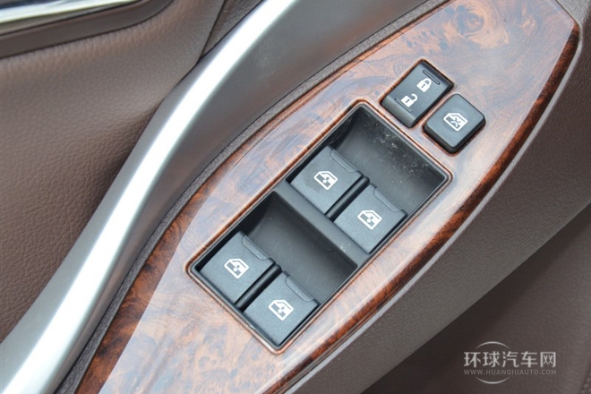 2014款 1.6L 自動尊貴型